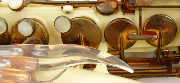 Grafton alto saxophone - close up of crack bell-body brace